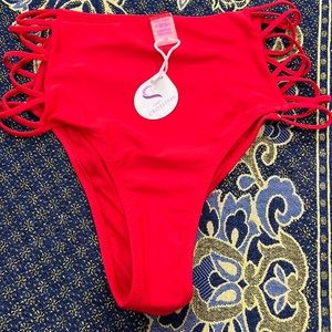 NWT Red Highwaisted bikini bottoms, Size M